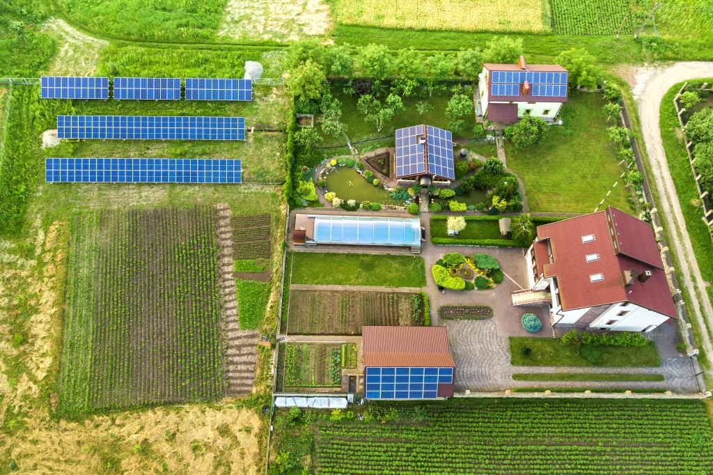 Unlocking the Power of Collective Action -The role of latent networks in mainstreaming solar PV practices